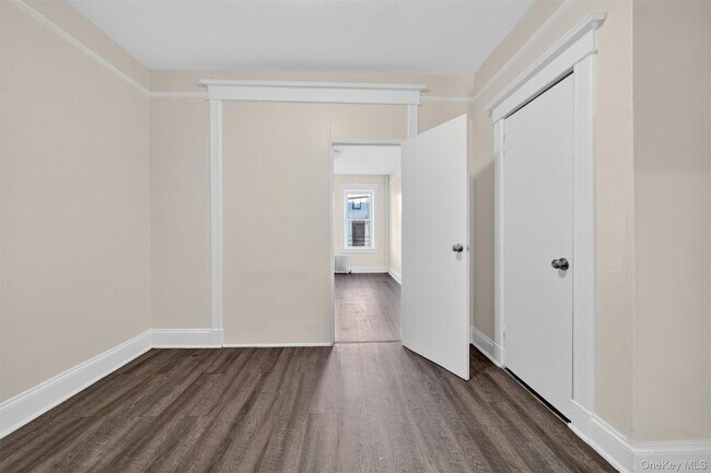 Building Photo - 74 Oak St