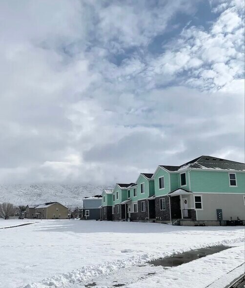 Building Photo - 1999 E Abbey Way