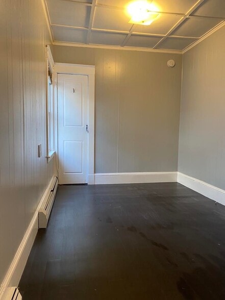 Bedroom 3 - 25 Monument St