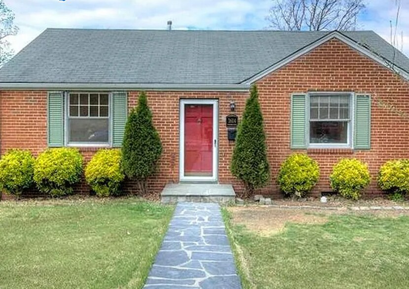 Building Photo - 1614 Westhill Rd