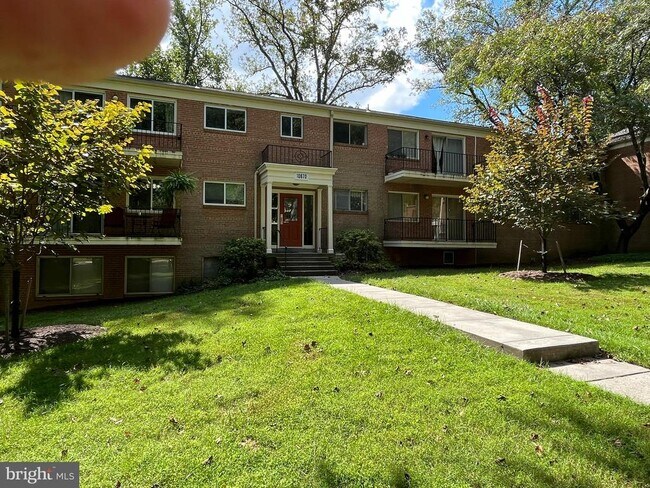 Building Photo - 10670 Weymouth St