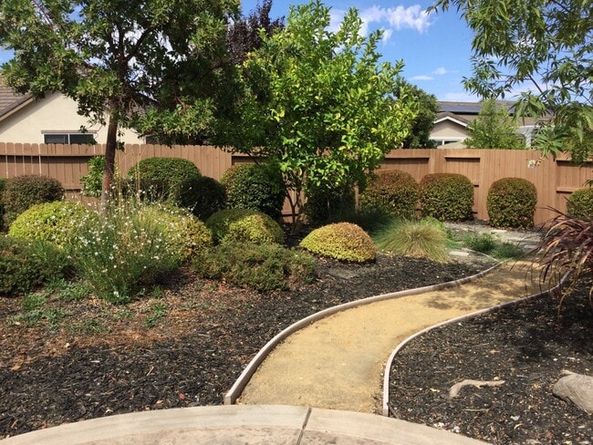 Building Photo - Del Webb Gem - 55 and Over Community