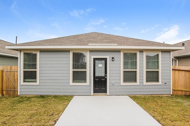Building Photo - 25726 Northpark Palm Dr
