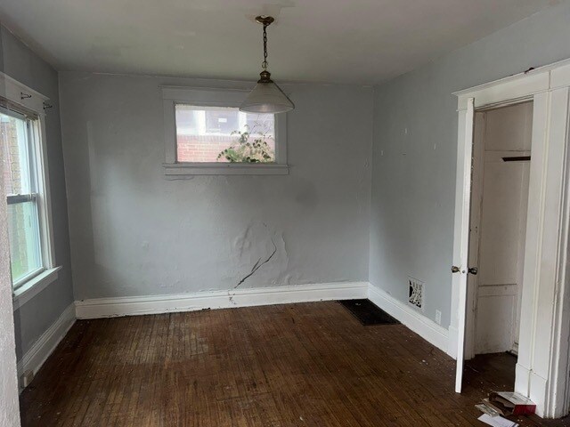 Building Photo - 3738 Sylvan Pl