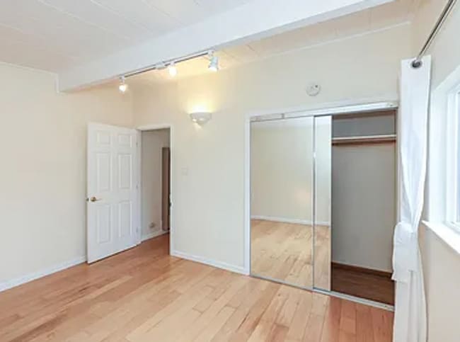 Building Photo - Beautiful Single Story 3bd House Recently ...