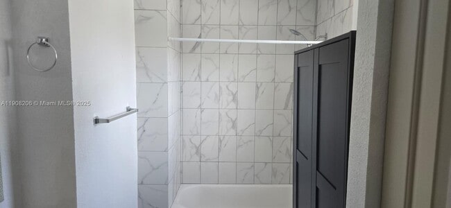 Building Photo - 6325 SW 138th Ct