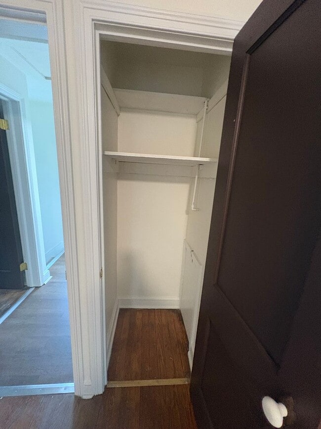 Building Photo - Available Now 2-story. 2 BR w/ Bonus Room