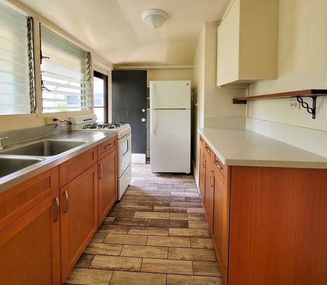 Building Photo - 1132