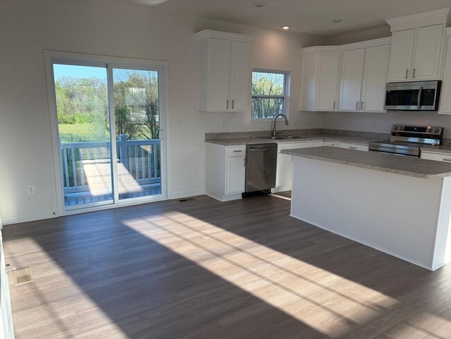 Building Photo - 158 Dusky Willow Dr