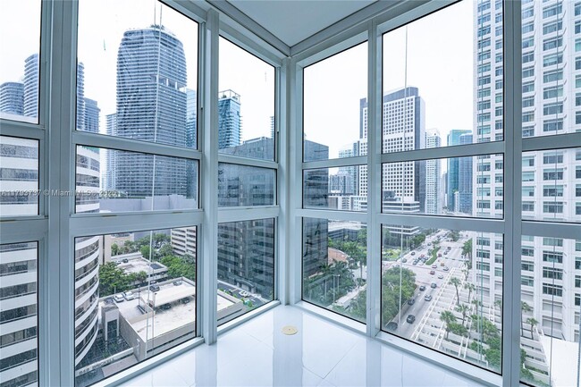 Building Photo - 951 Brickell Ave