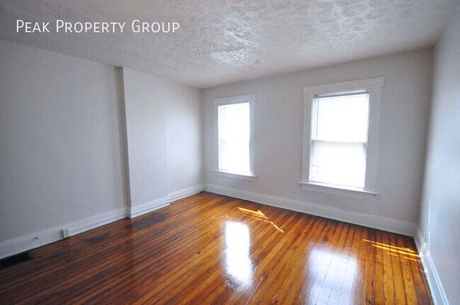 Building Photo - 206 E 9th Ave