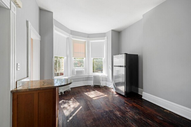 Building Photo - 1206 Park Ave