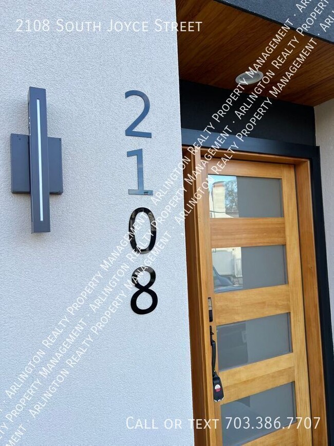 Building Photo - 2108 S Joyce St