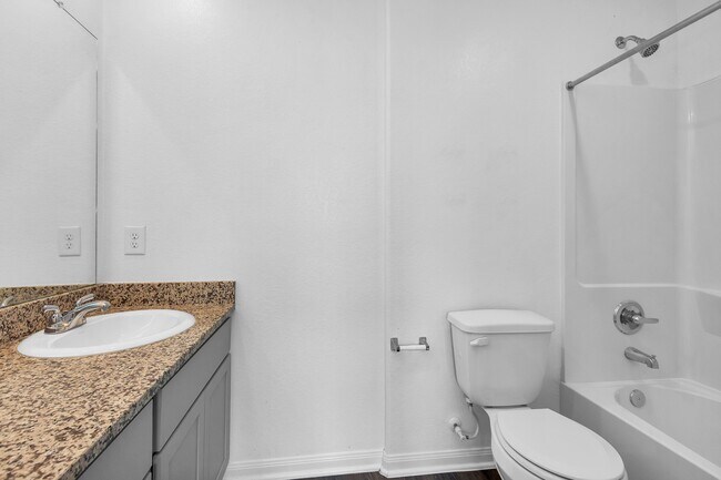 Building Photo - 1216 Haverford Ln