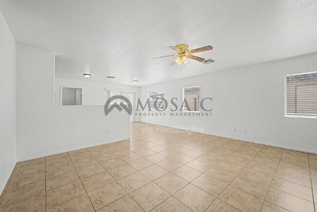 Building Photo - 1004 E Cowboy Cove Trail