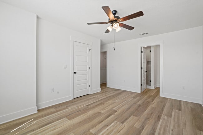 Building Photo - 105 Foxtail Wy