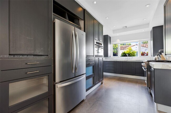 Building Photo - 113 NE 101st St