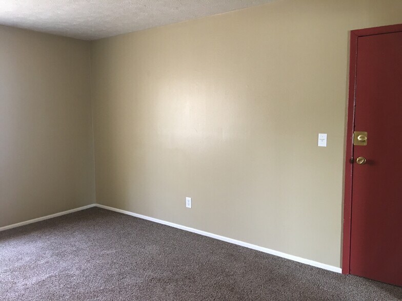 Building Photo - 3 E Central Ave