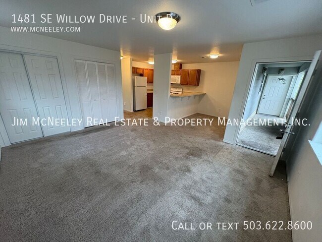 Building Photo - 1481 SE Willow Dr