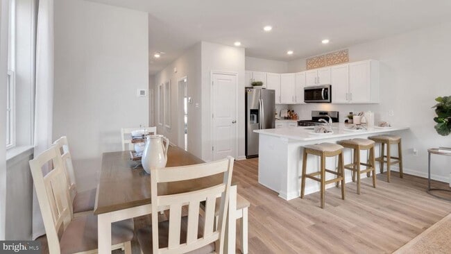Building Photo - 206 Hermosa Dr