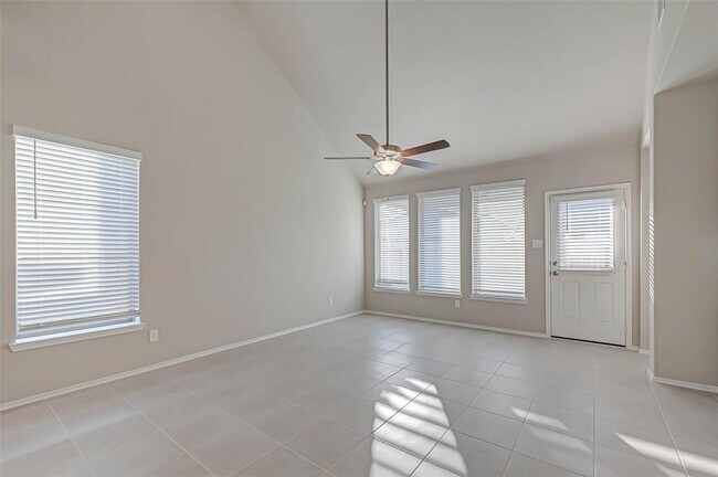 Building Photo - 8910 Oak Ivy Ln