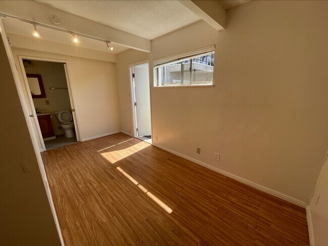 Building Photo - 6775 Pasado Rd