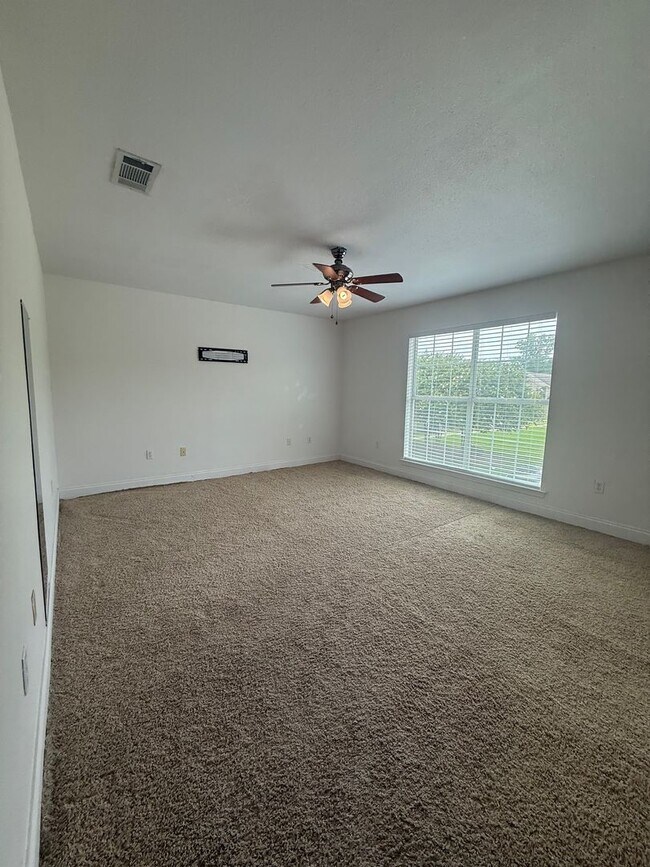 Building Photo - STUNNING VIEWS! AVAILABLE NOW!