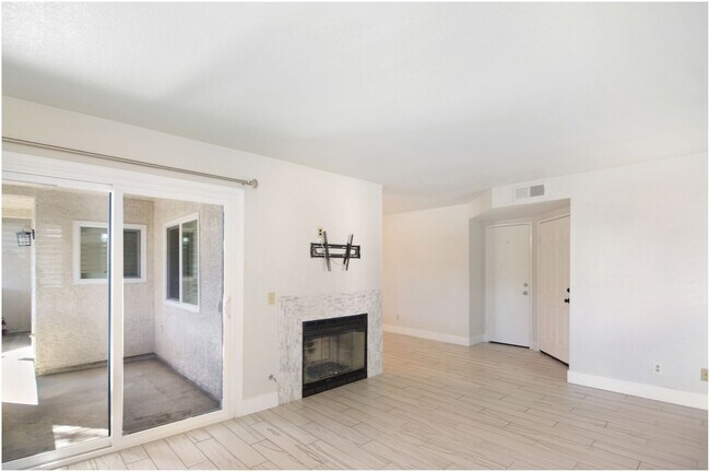 Building Photo - 2 Bedroom Dana Point Condo!