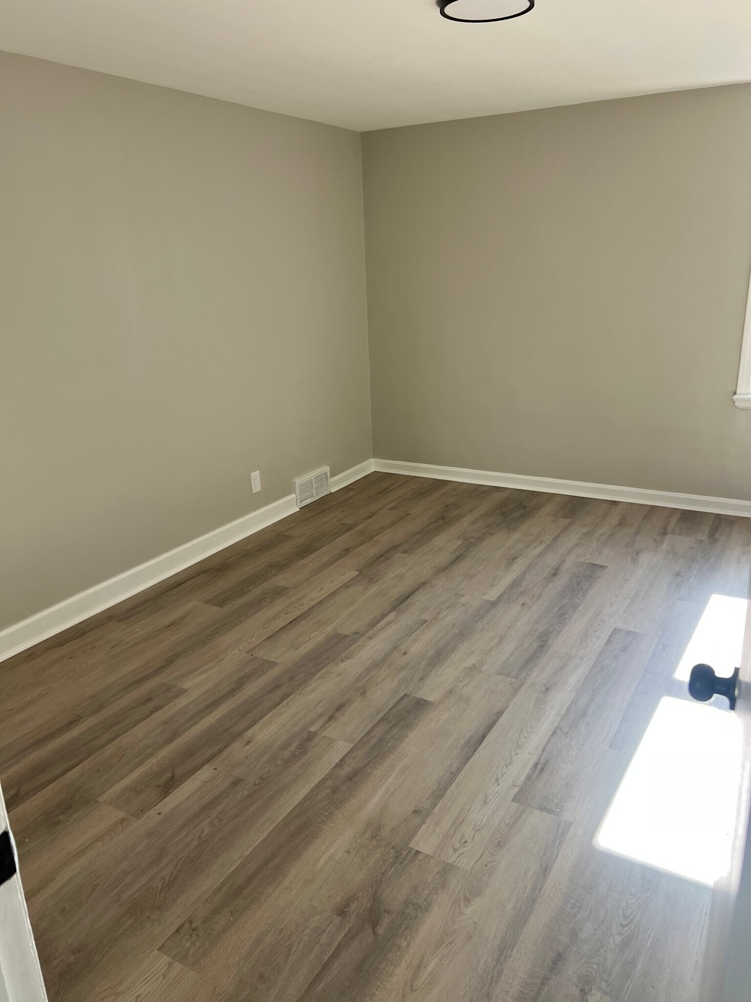 Building Photo - 17408 Invermere Ave