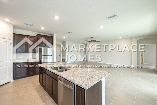 Building Photo - 10913 Laxer Cay Loop