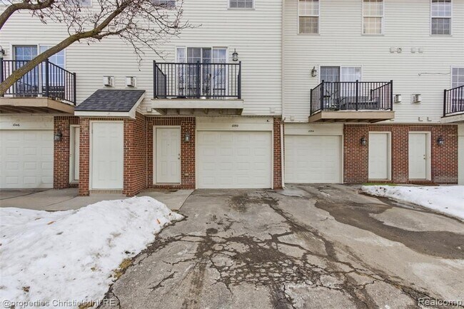 Building Photo - 1050 18th St