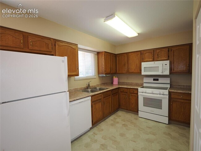 Building Photo - 7525 Deer Trail