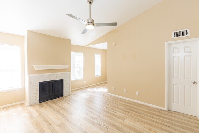 Building Photo - 14600 Fonmeadow Dr