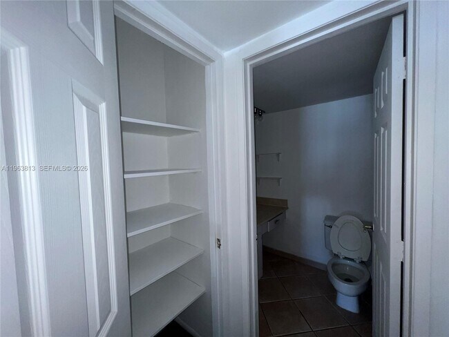 Building Photo - 6770 Indian Creek Dr