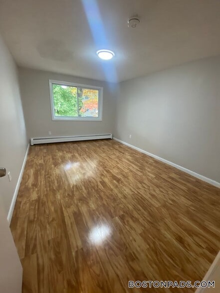 Building Photo - 140 Willard St