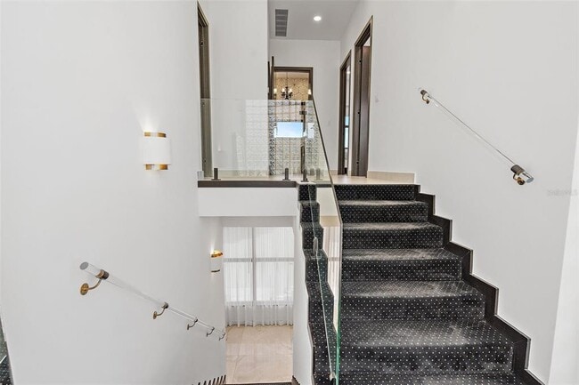 Building Photo - 585 Dolphin Ave SE