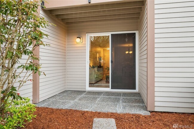 Building Photo - 14630 NE 32nd St