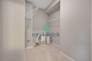 Building Photo - 4 BED & 3.5 BATH Townhouse FOR RENT