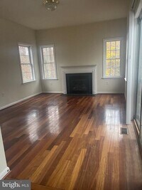 Building Photo - 90 Chelsea Manor Ln