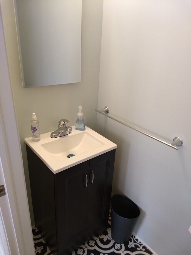 Building Photo - 5836 Alter St