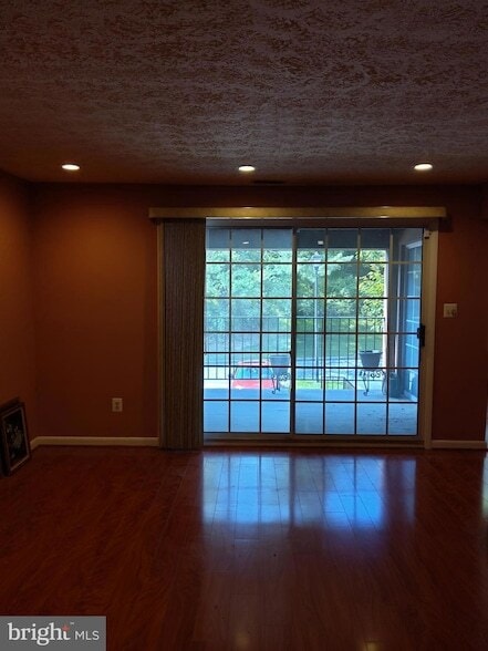 Building Photo - 2109 Woodbox Ln Unit 2109B