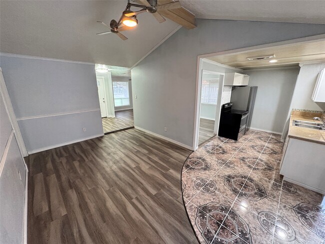 Building Photo - 23115 Ludgate Dr