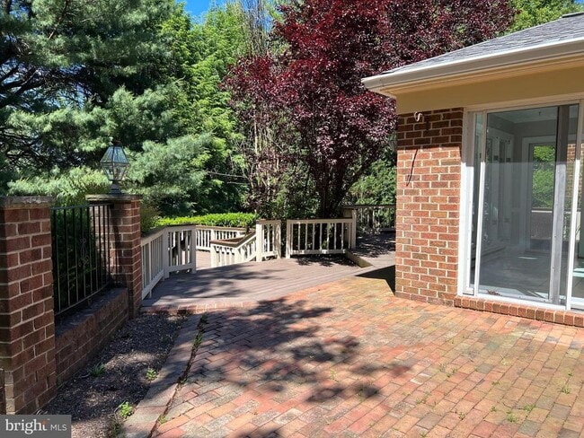 Building Photo - 10220 Cedar Pond Dr