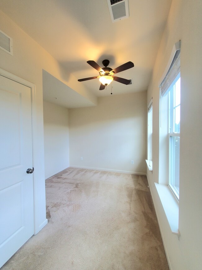 Building Photo - 135 Prado Ln