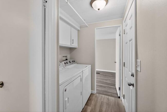 Building Photo - 436 4th Ave