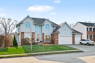 Building Photo - Spacious 4br/4.5 ba Home in Millard Mission Park Neighborhood. Huge Yard, 3 Car Garage