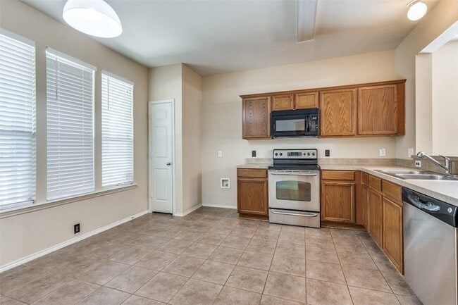 Building Photo - 10721 Traymore Dr