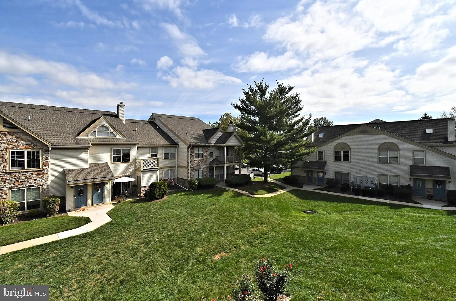 Building Photo - 1808 Foxmeadow Cir