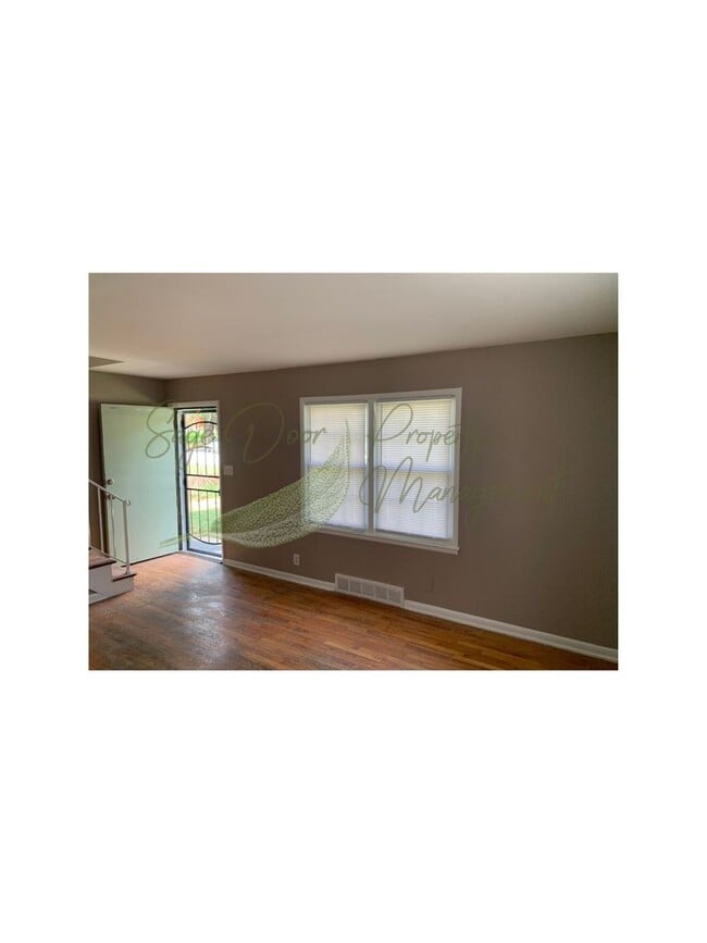 Building Photo - 2 STORY DUPLEX!!!