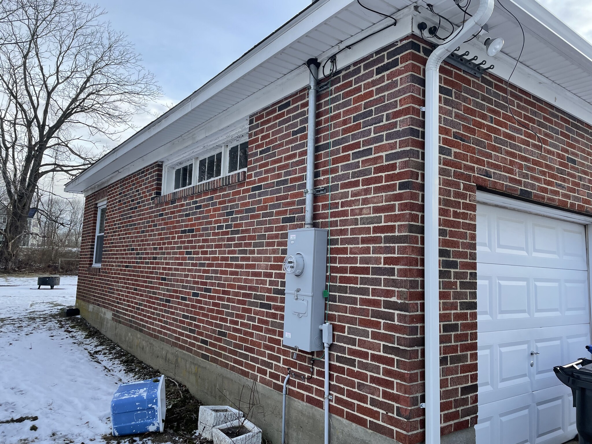 Building Photo - 1008 Storrs Rd